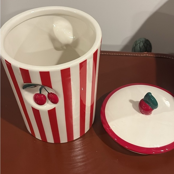 Cherry Striped Food Storage Container - Picture 2 of 3